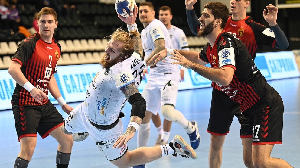 Viačeslav Kasatkin v zápase proti Vardaru Skopje.