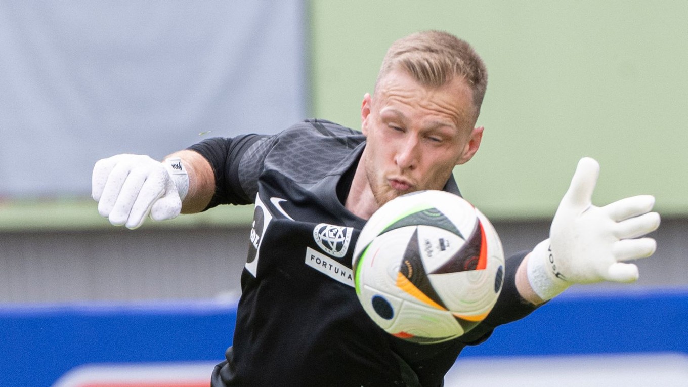Na snímke slovenský brankár Henrich Ravas.