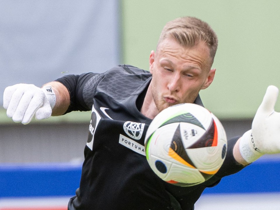 Na snímke slovenský brankár Henrich Ravas.