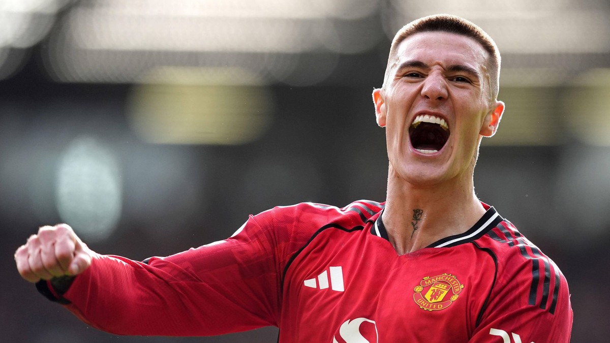 Benjamin Šeško sa teší z gólu.