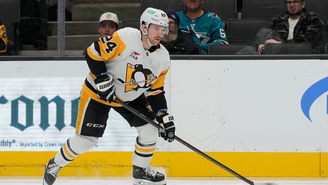 Matt Grzelcyk v drese Pittsburghu Penguins.