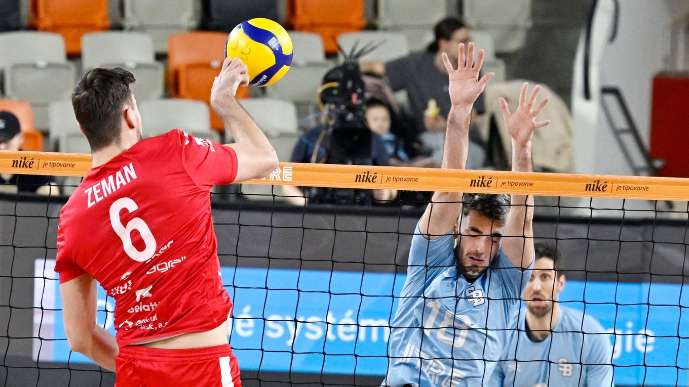 Michal Zeman (Komárno) a Daniel Šellong (VK Slovan).