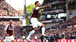 Ollie Watkins oslavuje gól. 