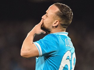 Stanislav Lobotka oslavuje gól.