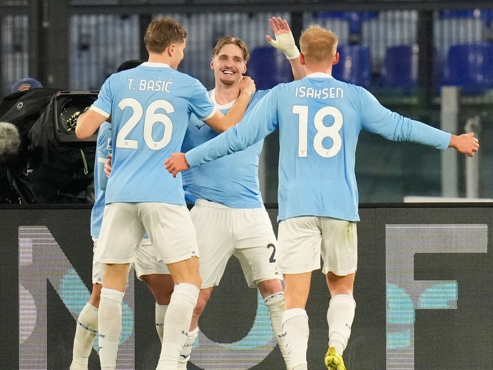 Hráči Lazia oslavujú gól