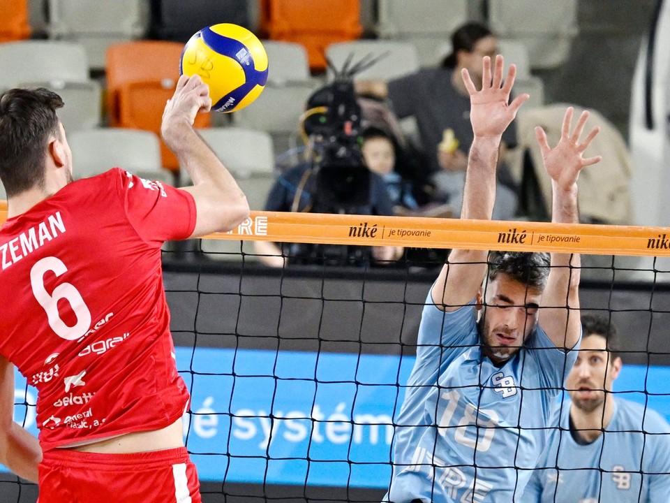 Michal Zeman (Komárno) a Daniel Šellong (VK Slovan).