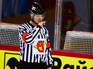 Hokejový rozhodca, ilustračná snímka.