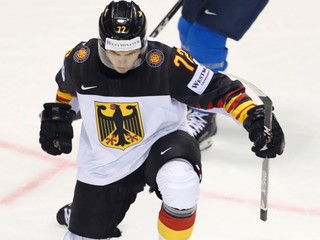 Nemecký hokejista Dominik Kahun. 