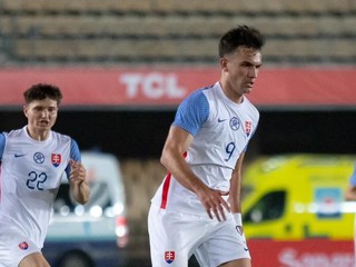 Roman Čerepkai (vpravo) a Ján Murgaš v prípravnom zápase Španielsko U21 - Slovensko U21.