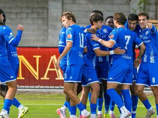 Futbalisti FC ŠTK 1914 Šamorín oslavujú gól.