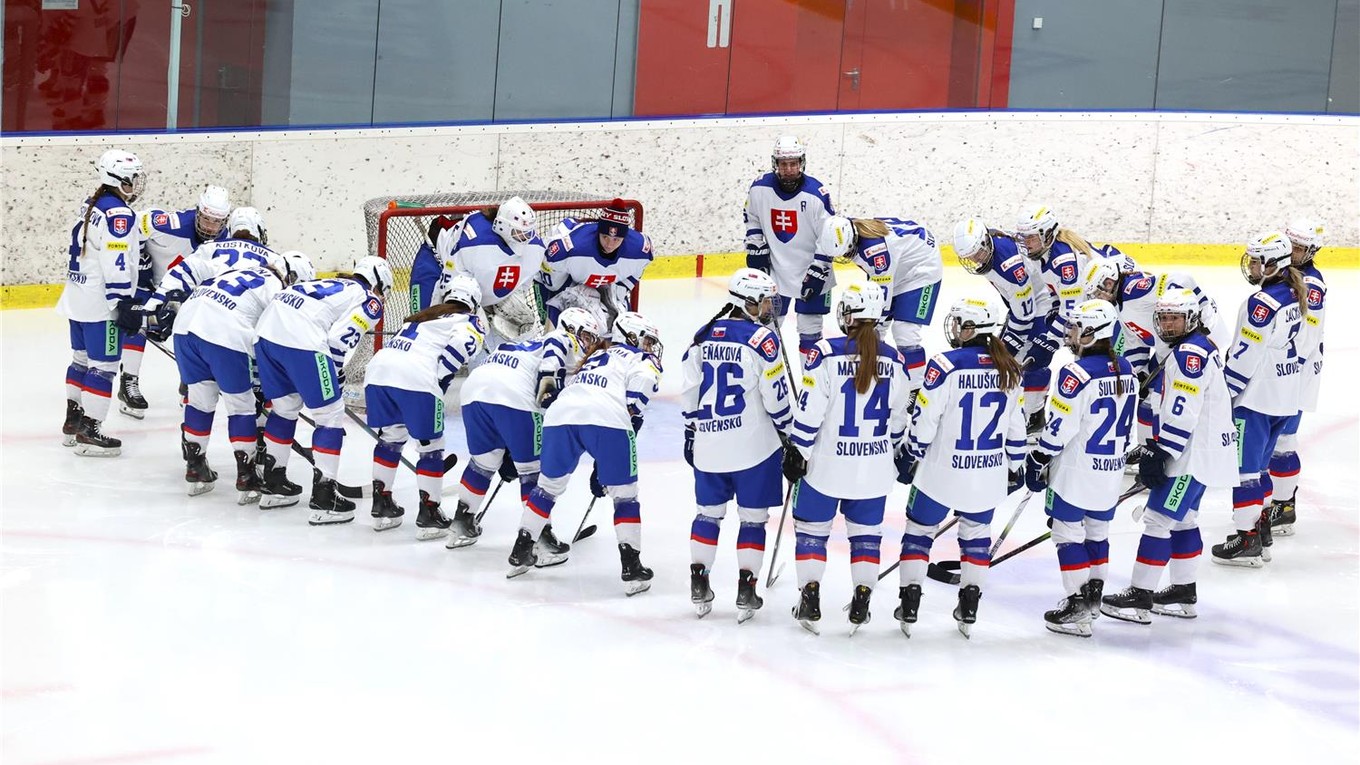 Slovenské hokejistky, archívny záber.