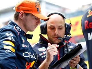 Max Verstappen a jeho inžinier Gianpiero Lambiase.