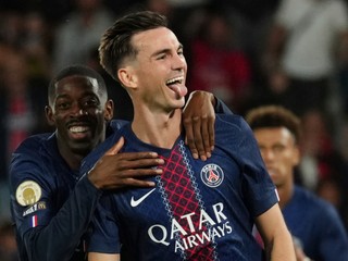 Futbalista PSG Fabian Ruiz sa teší z gólu v zápase proti Angers.