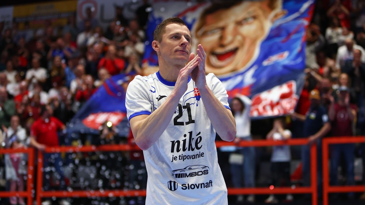 Ľubomír Ďuriš po ukončení reprezentačnej kariéry po odvetnom zápase druhej fázy kvalifikácie na majstrovstvá sveta 2027 v hádzanej mužov Slovensko - Ukrajina.