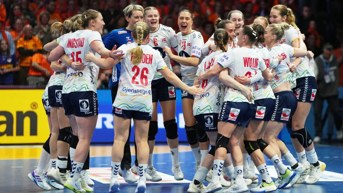 Radosť nórskych hádzanárok po postupe do finále na MS 2025.