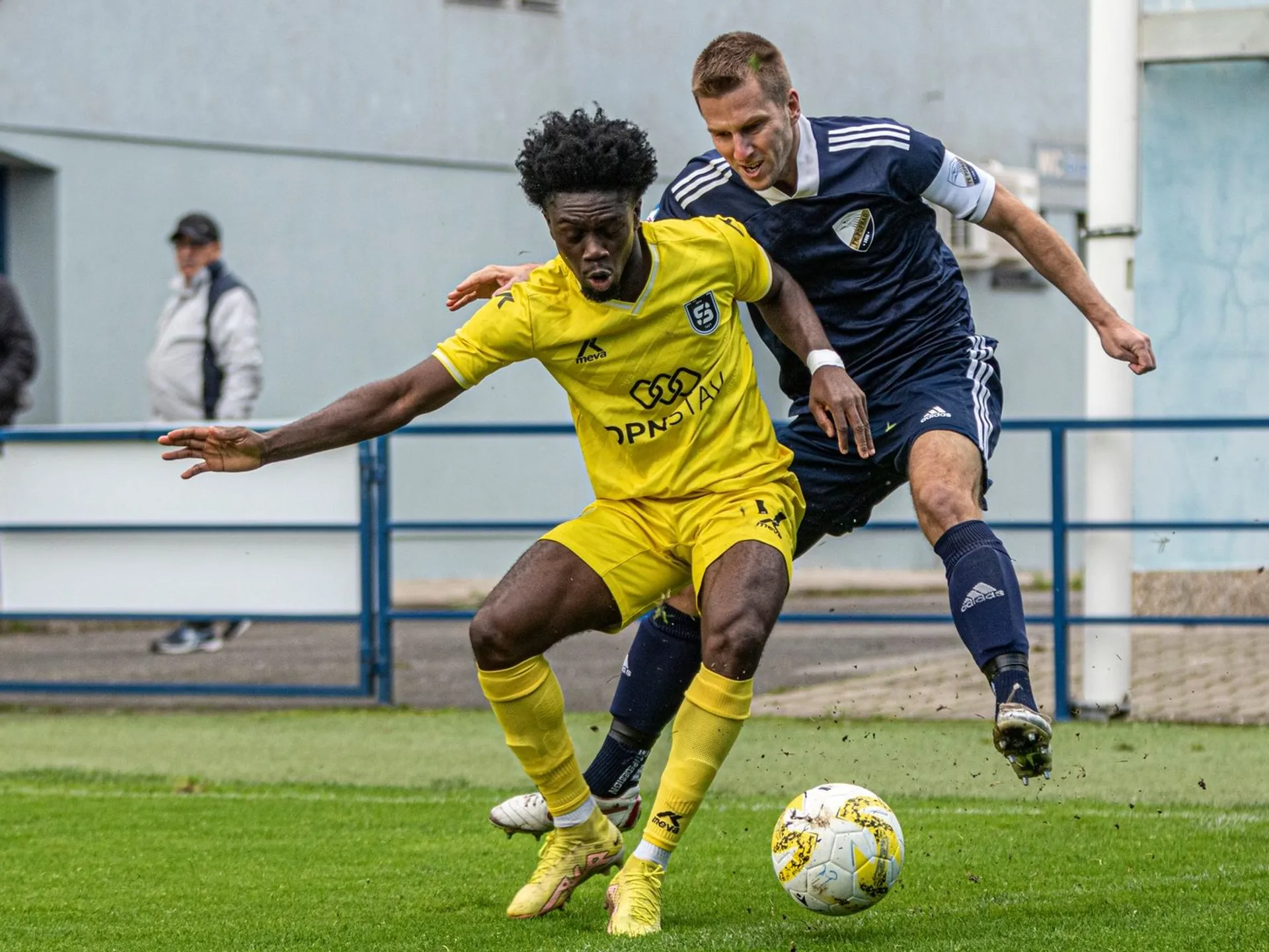 TIPOS III. LIGA – Lídri formy v priamom súboji, Fiľakovo verí v staronový impulz