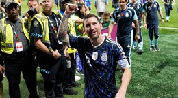 Lionel Messi (10) sa teší z postupu do finále na MS 2026.