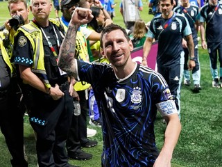 Lionel Messi (10) sa teší z postupu do finále na MS 2026.