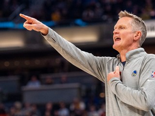 Tréner Steve Kerr.