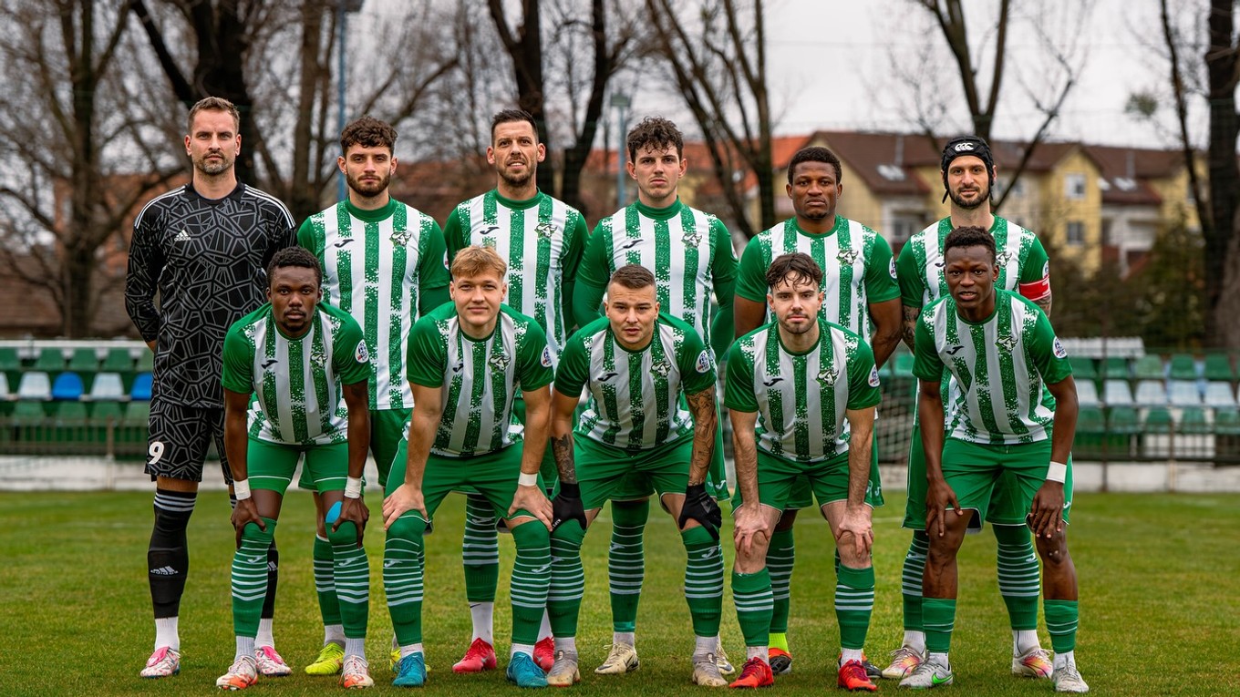 Futbalisti FKM Nové Zámky.