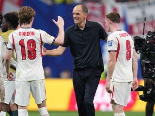 Thomas Tuchel a hráči anglickej reprezentácie.
