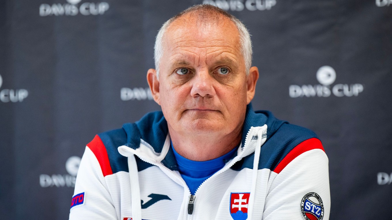 Kapitán slovenského tenisového daviscupového tímu Tibor Tóth počas tlačovej konferencie pred stretnutím I. svetovej skupiny Davisovho pohára tenistov Slovensko - Kolumbia.