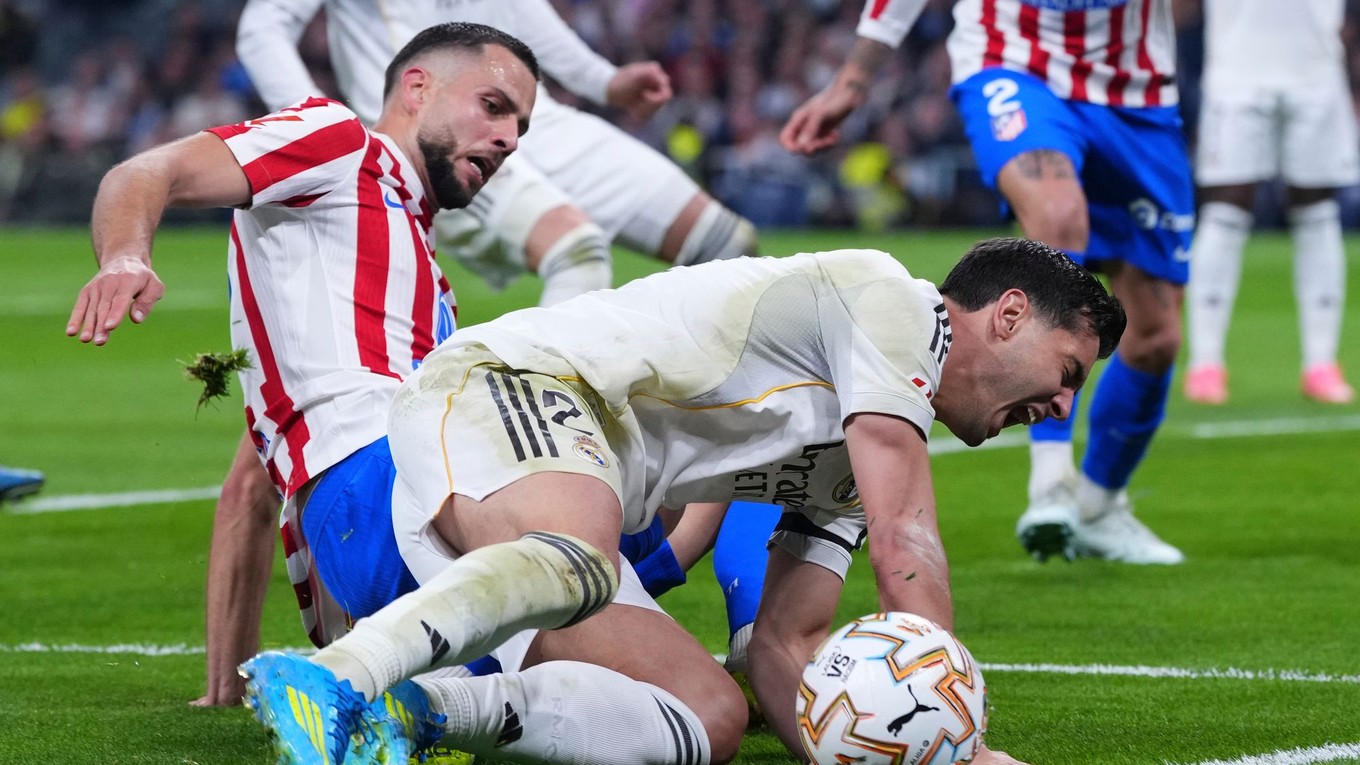 Dávid Hancko a Brahim Diaz.