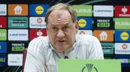 Tréner ŠK Slovan Bratislava Vladimír Weiss st. počas tlačovej konferencie.