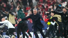Jose Mourinho v zápase Ligy majstrov proti Realu Madrid.