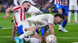 Dávid Hancko a Brahim Diaz.

