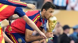 Rodri s víťaznou trofejou na MS 2026