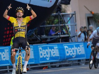 Primož Roglič tretíkrát vyhráva klasiku Giro dell'Emilia.