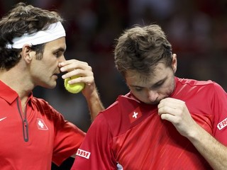 Federer (vľavo) a Wawrinka.