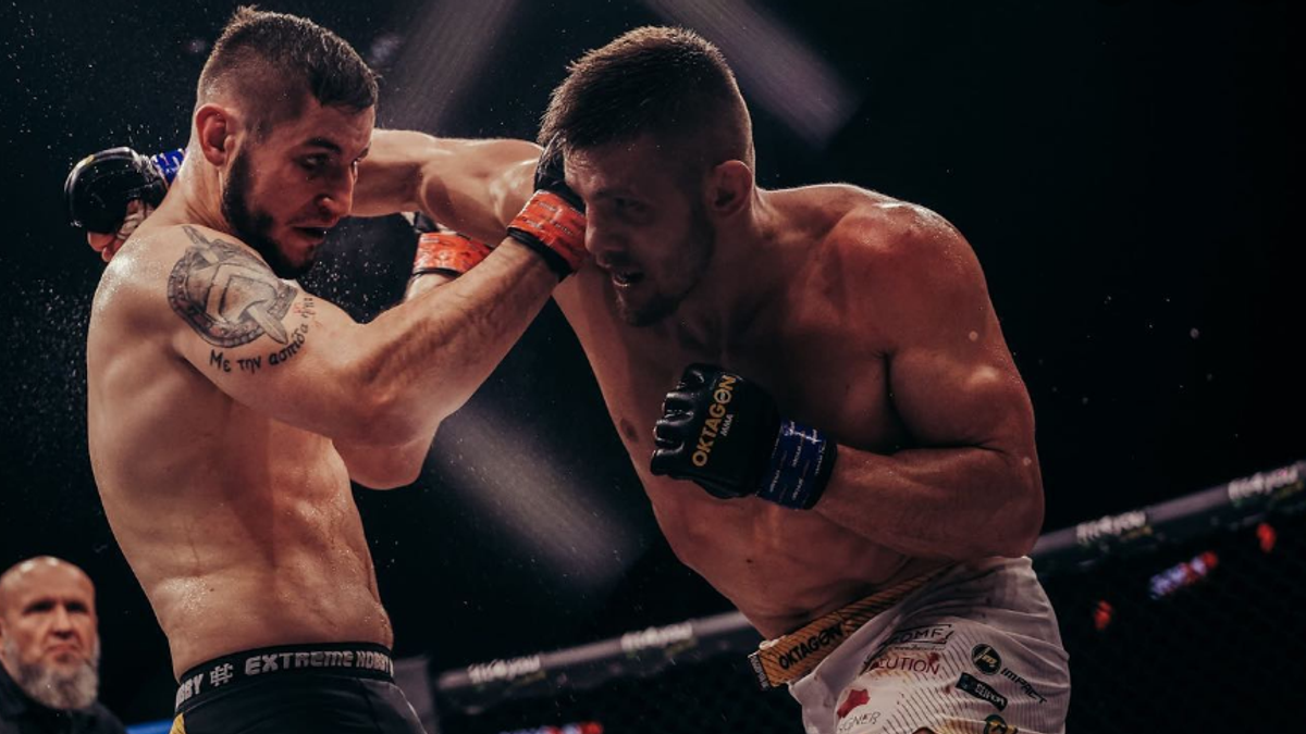 Polívka (vľavo) v súboji s Bryczekom.