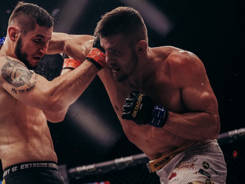 Polívka (vľavo) v súboji s Bryczekom.