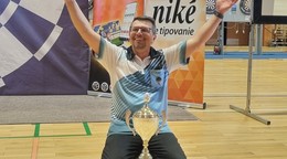 Vladimír Zatko sa stal víťazom jarnej Niké Dart Ligy 2024.