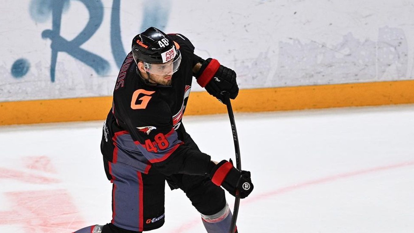 Christián Jaroš v drese klubu KHL Avangard Omsk.