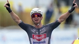 Kaden Groves sa teší z víťazstva v 20. etape Tour de France 2025.