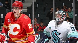 Samuel Honzek v drese Calgary