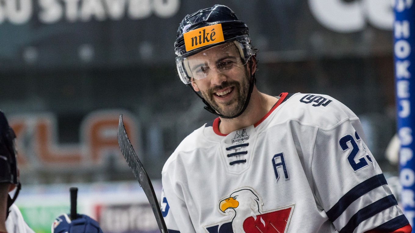 Brant Harris v drese HC Slovan Bratislava počas majstrovskej sezóny v slovenskej extralige.