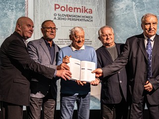 Krstu knihy sa zúčastnili viaceré osobnosti slovenského hokeja. Nechýbali Ján Filc, Jozef Golonka či Július Šupler.