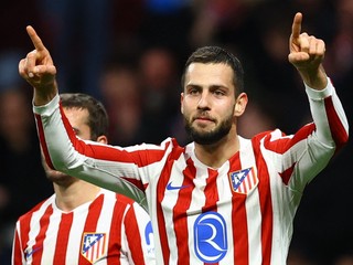 Slovenský futbalista Dávid Hancko v zápase proti Barcelone.