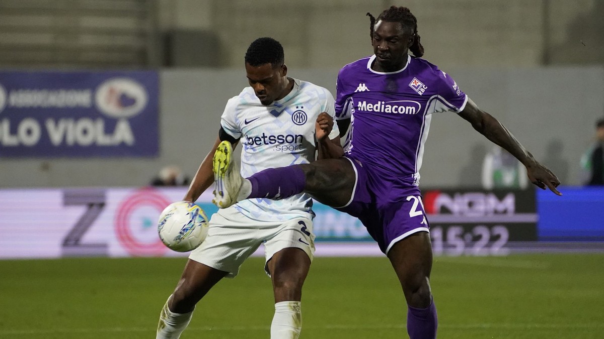 Momentka zo zápasu Fiorentina - Inter Miláno