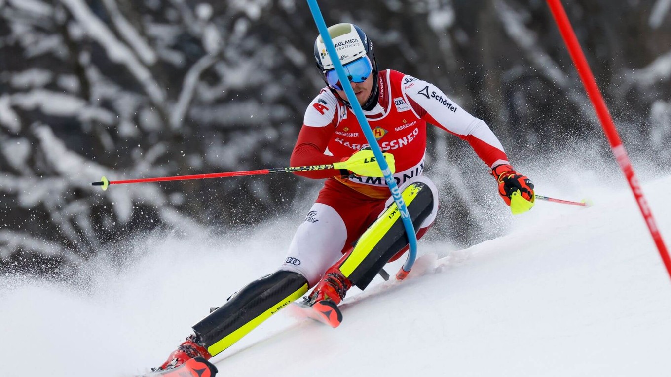 Rakúsky lyžiar Manuel Feller.