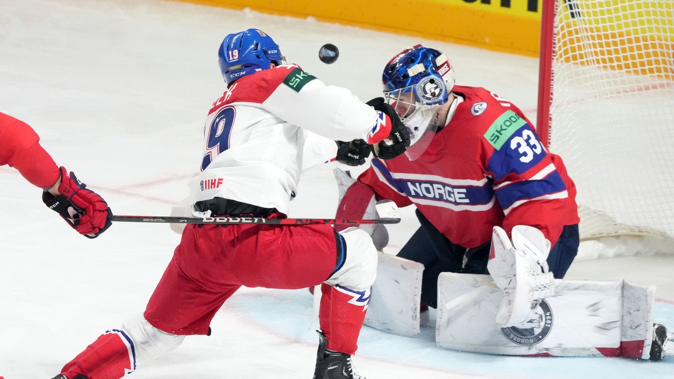 Jakub Flek v zápase Česko - Nórsko na MS v hokeji 2023.