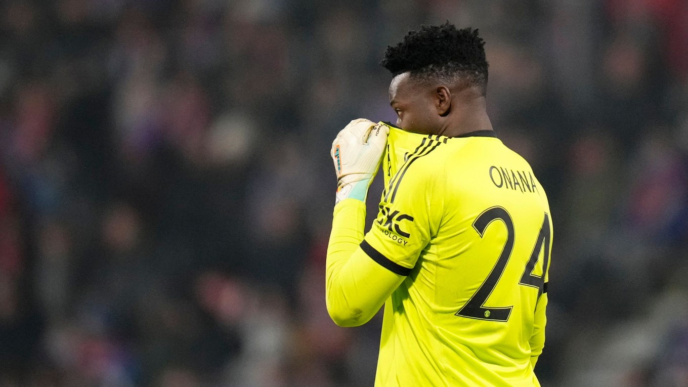 Brankár André Onana v drese Manchester United.