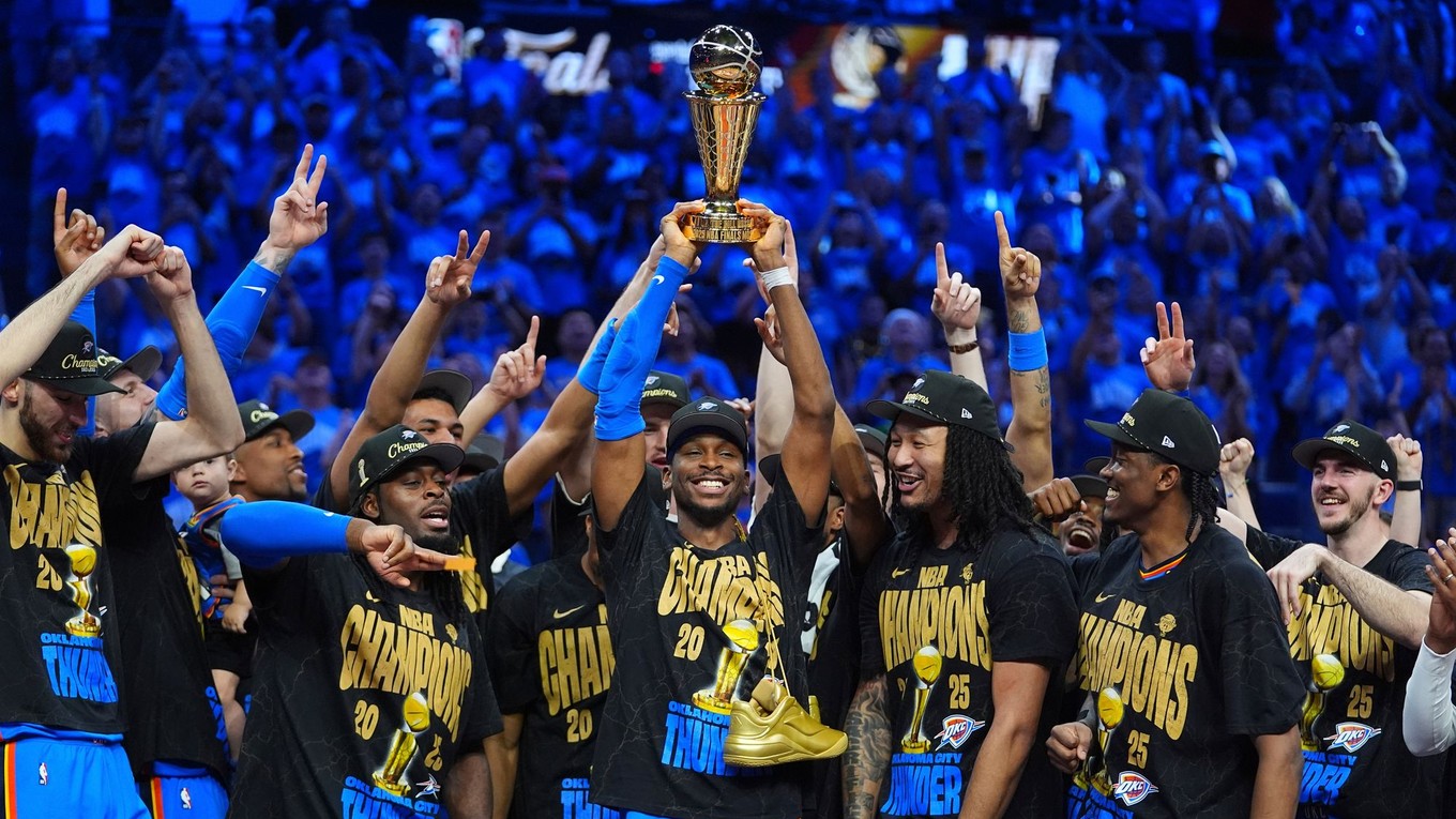 Oklahoma City Thunder oslavuje titul v NBA.