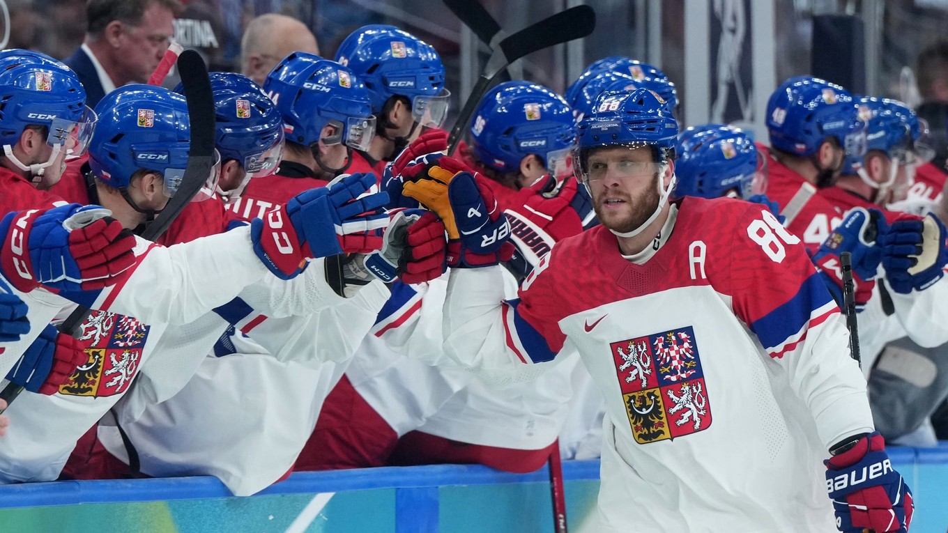 David Pastrňák v zápase štvrťfinále Kanada - Česko na ZOH 2026.