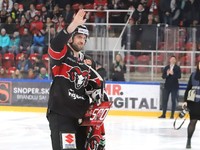 Ivan Ďatelinka drží ocenenie za odohratých 500 zápasov v drese HC 05 Banská Bystrica.