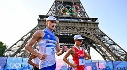 Slovenský chodec Dominik Černý na trati počas chôdze mužov na 20 km.